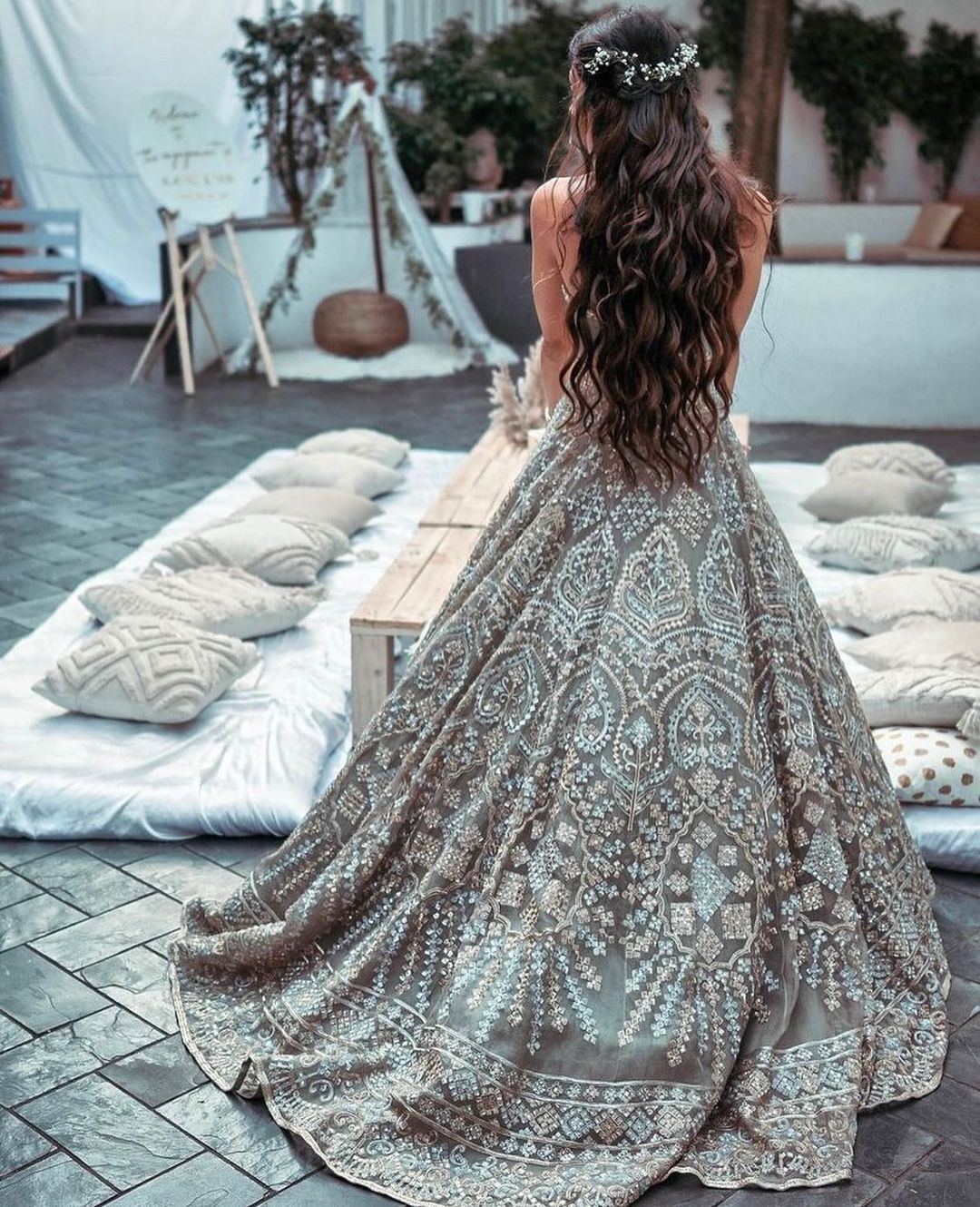long hairstyle for engagement-indian engagement hairstyles for long hair-engagement hairstyles for long hair indian