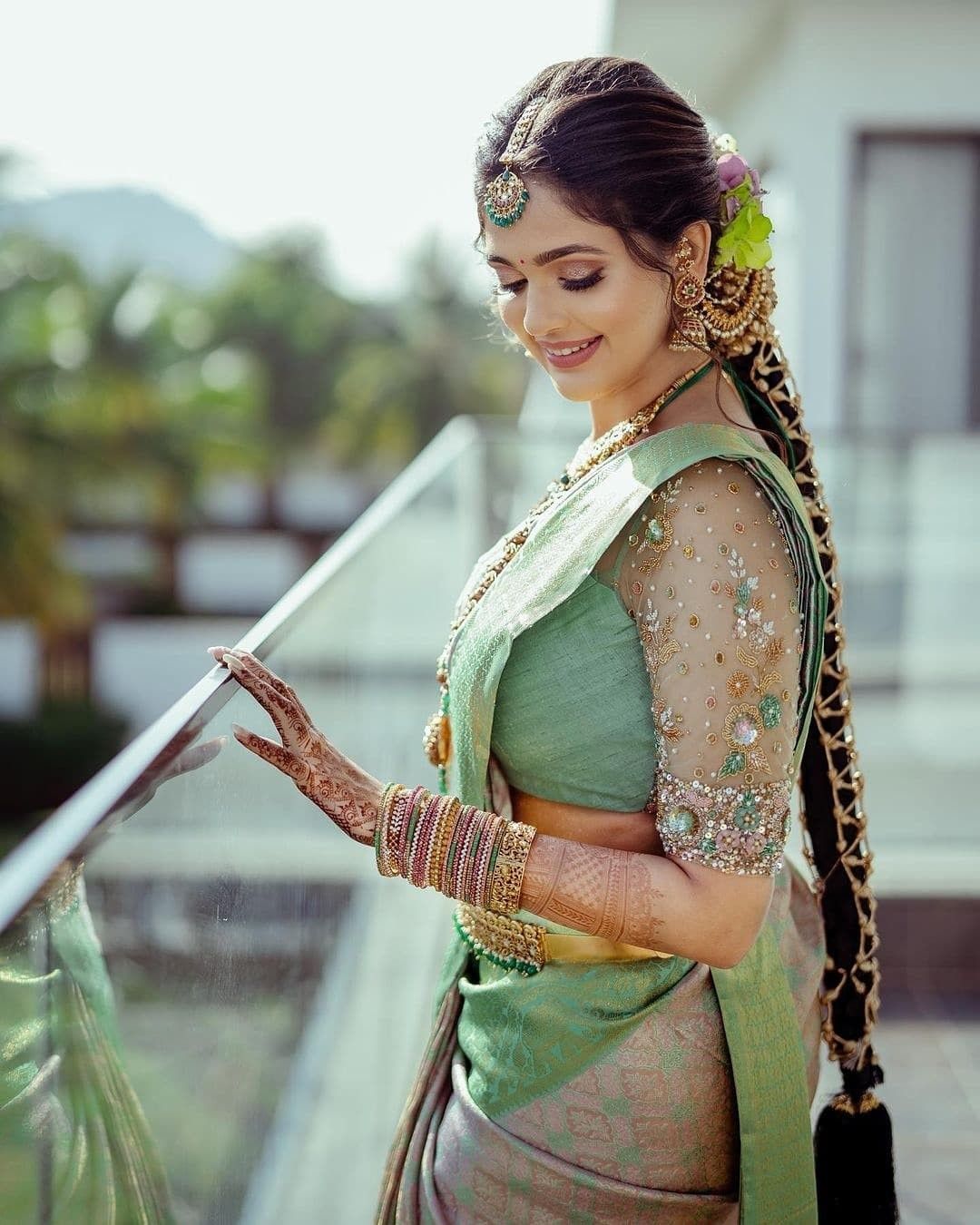 Latest 10 Indian Bridal hairstyles for Weddings Cocktail and Reception