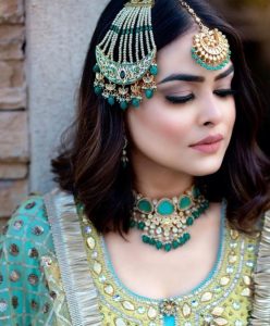 Unique Jhoomar Designs of This Wedding Season to Complete the Look