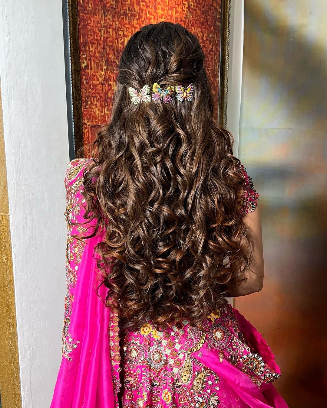 The Bride Donned A Rose Pink 'Lehenga' With Open Hairstyle For Her Day  Wedding