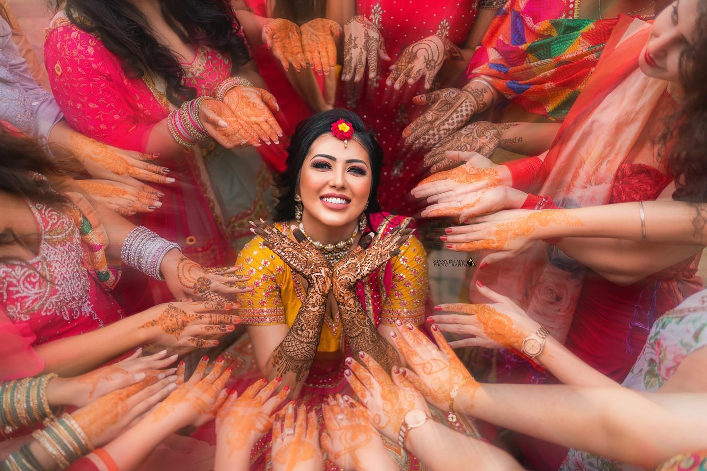 mehndi poses with friends