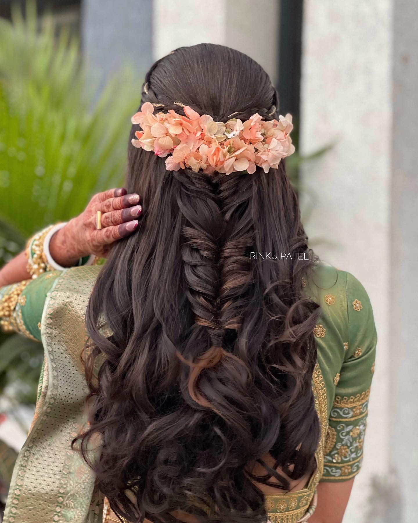 Why Flowers In Open Hair Are The Best Way To Add A Touch Of Glam In Your  Mehendi Hairstyle! | Engagement hairstyles, Wedding hairstyles, Bride  hairstyles