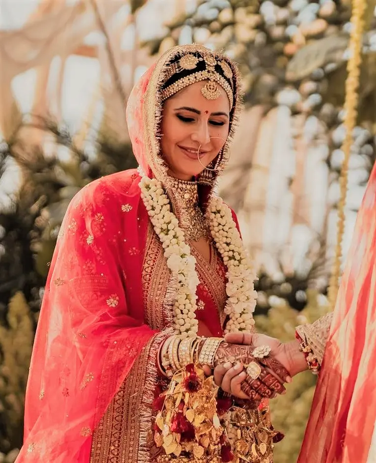 katrina kaif sabyasachi bridal shish patti