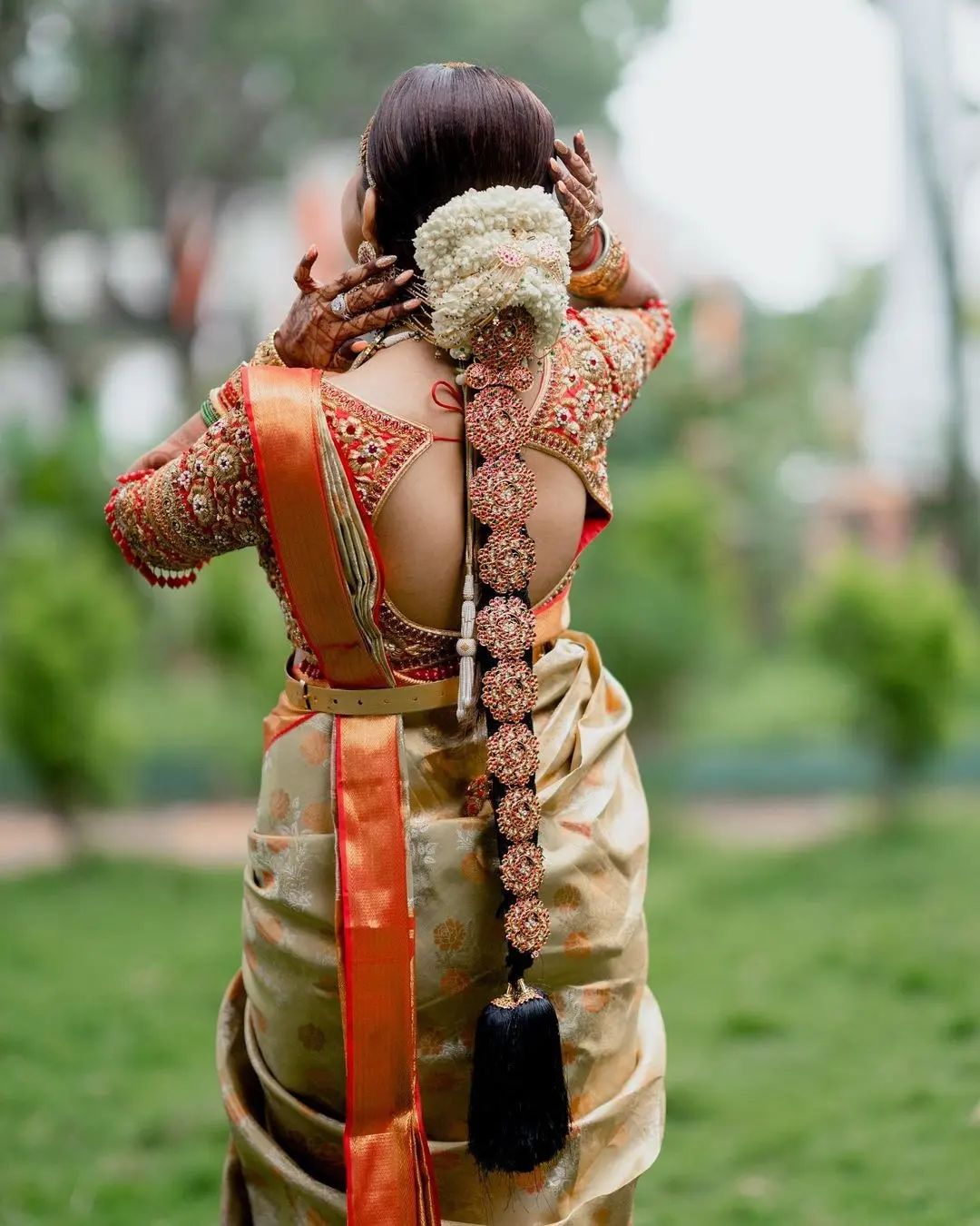 21 Front South Indian Bridal Hairstyle For A Unique Look