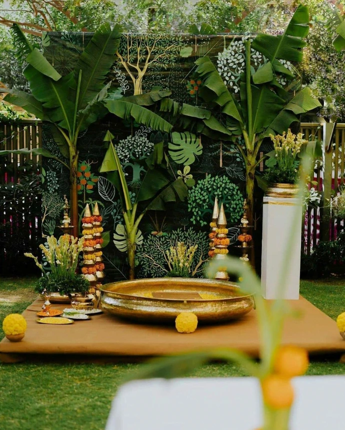 simple banana leaf haldi decoration ideas for home for bride and groom