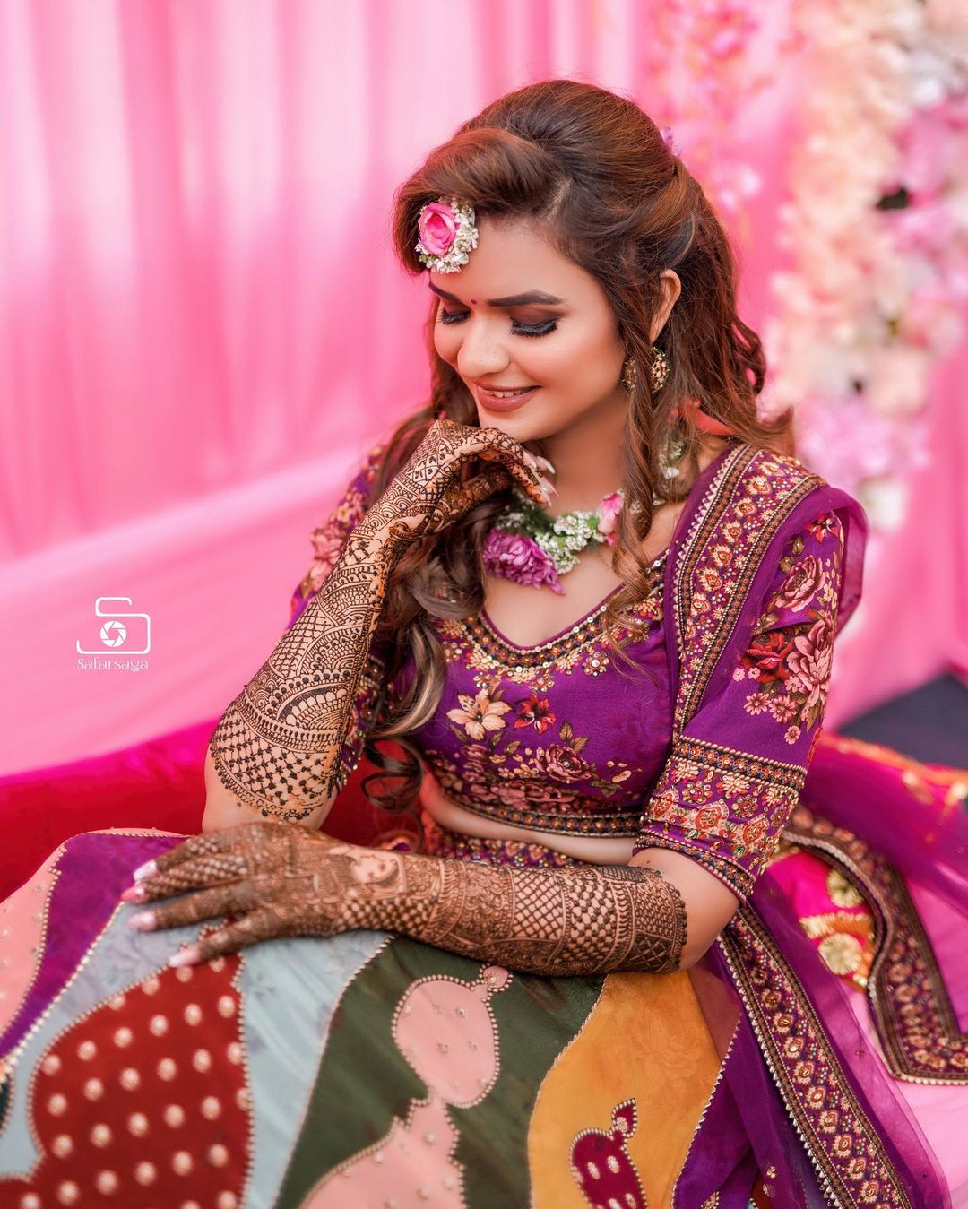 solo mehendi photoshoot for bride