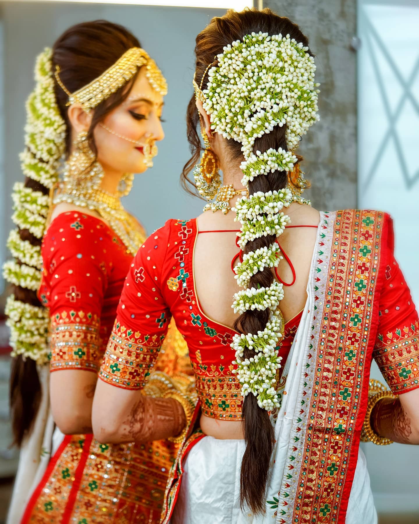 simple south indian jada hairstyle with gajra flowers