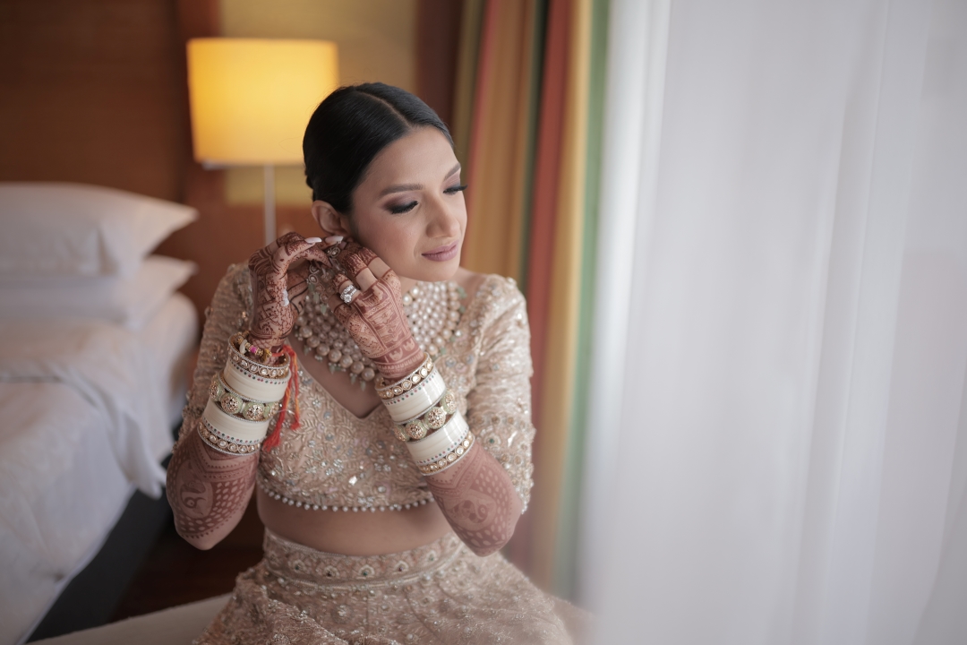 getting ready pose of bride Kashish for her Thailand beach wedding 