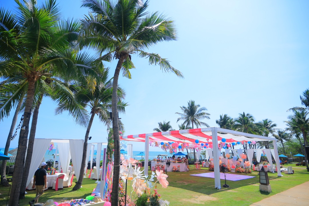 pool party pf Kashish and Aseem before beach wedding in Thailand