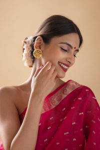 Pamper Yourself with makeO’s Best Pre-Bridal Packages this Wedding Season!