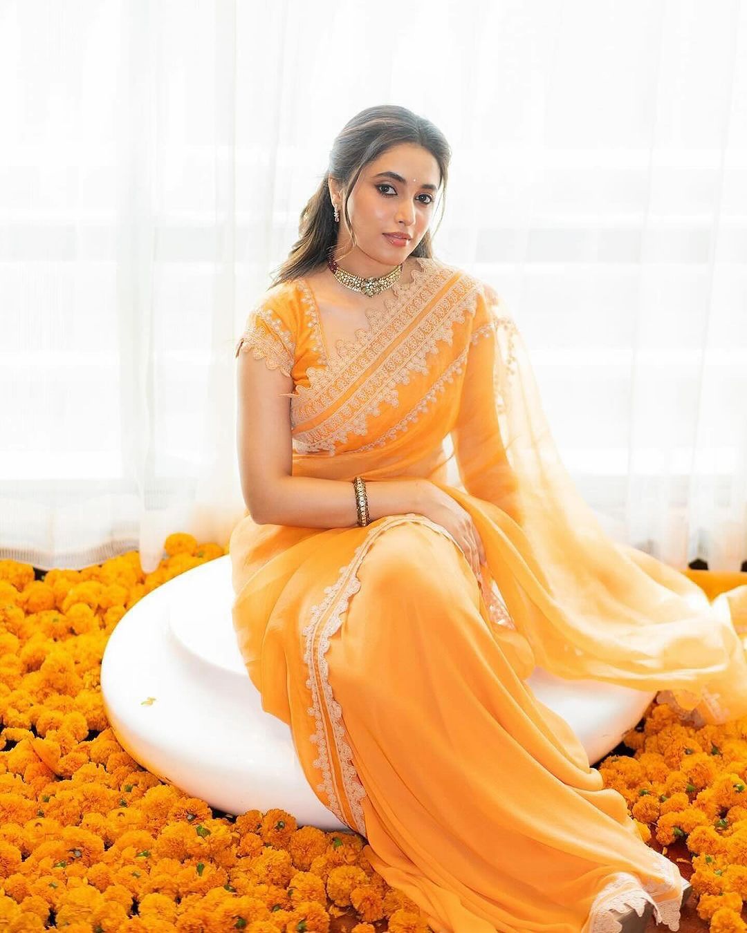 haldi bride in yellow and white saree
