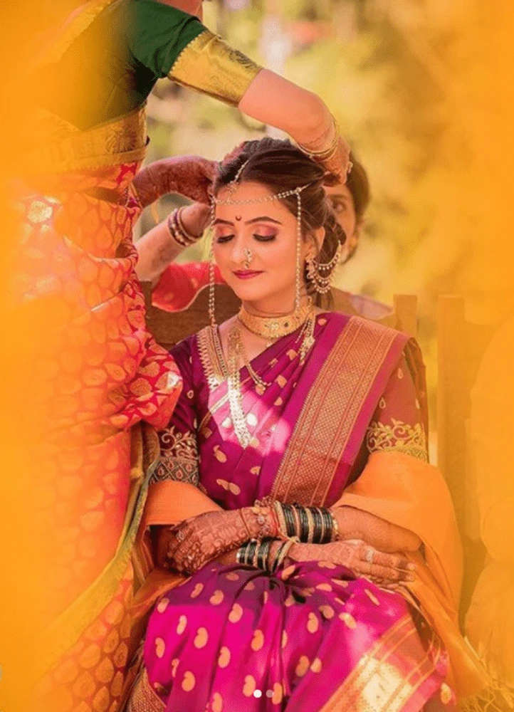 best and simple maharashtrian look in pink wedding nauvari saree