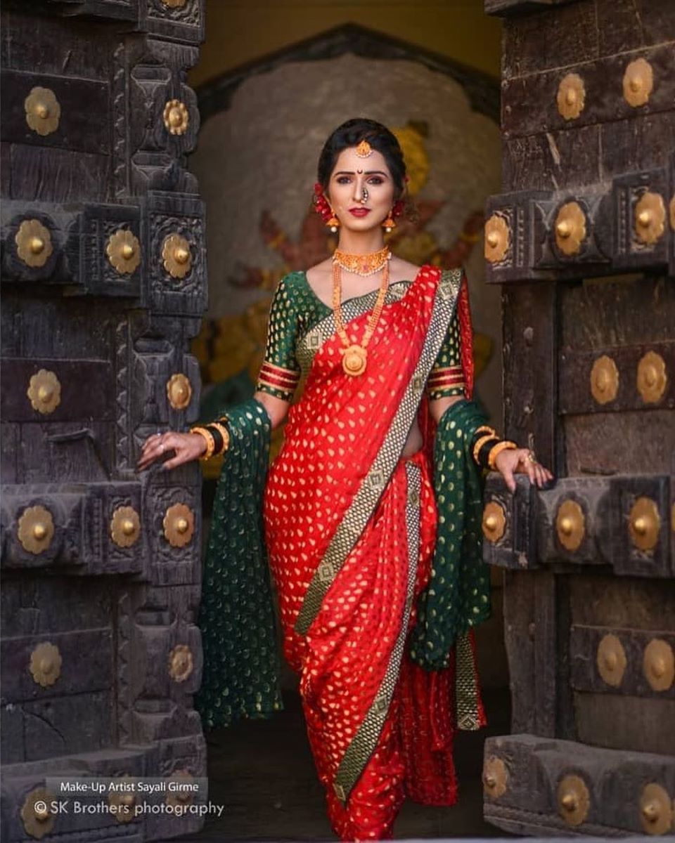 traditional red nauvari saree look for wedding for maharashtrian brides