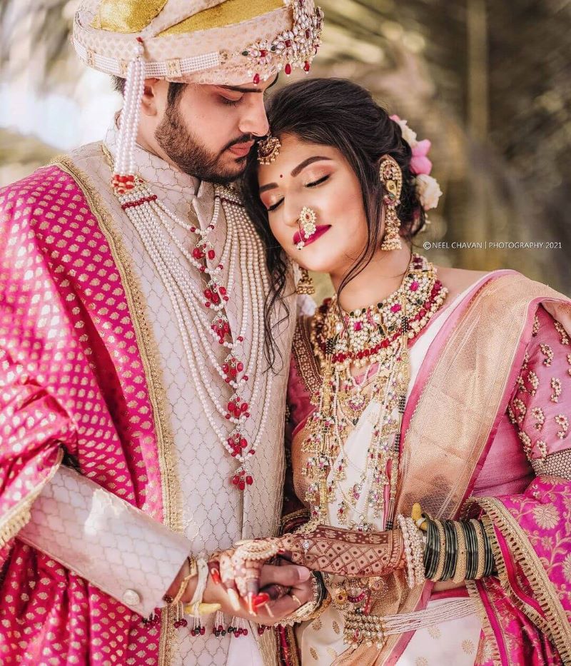 pink and white colour combination peshwai nauvari bridal saree designs