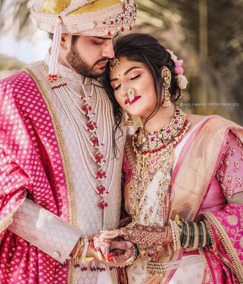 Haldi Bride 💛 Trendy Maharashtrian Look For her Haldi 💛 Makeup / Hairstyle/Jewellery  /Nauvari saree Drapped By ANUSHKA BEAUTY… | Instagram