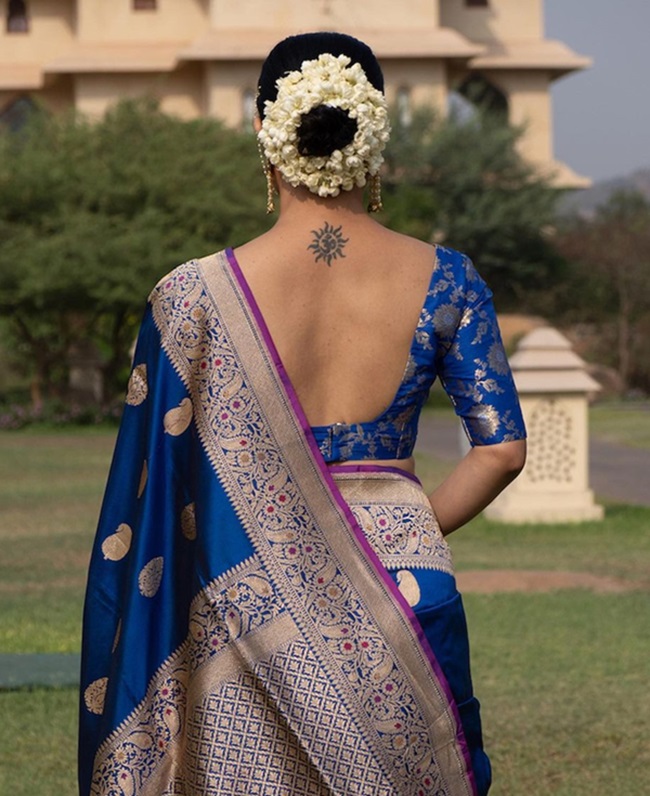 backless banarasi blouse design for wedding for saree