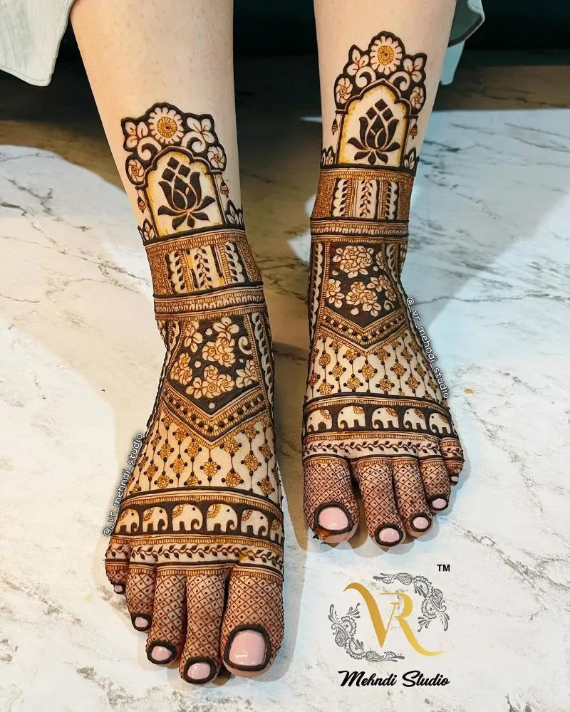 latest foot mehndi design for bride and bridesmaids with lotus and rose flower