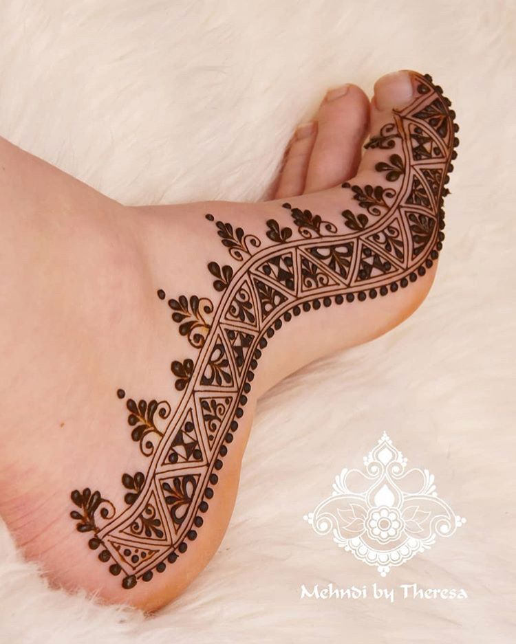 foot mehndi design side bail