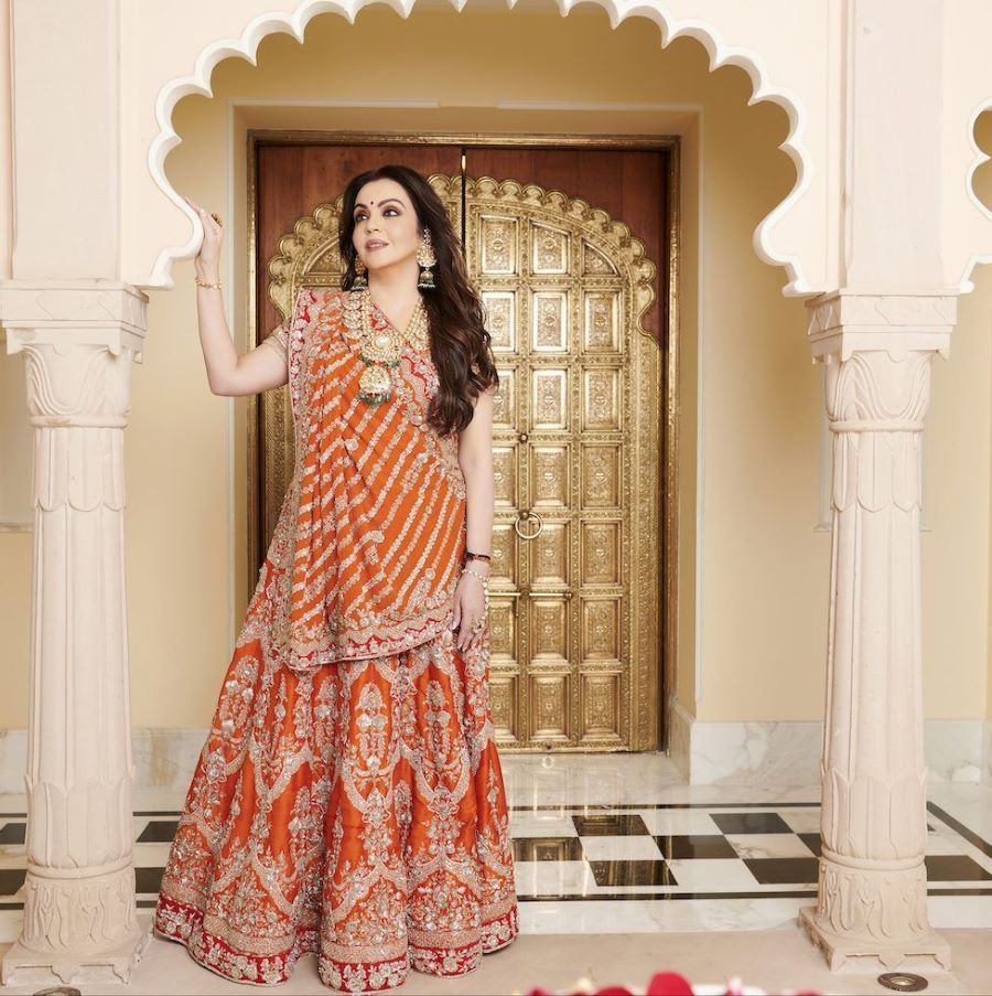 gujarati style traditional lehenga dupatta draping for wedding