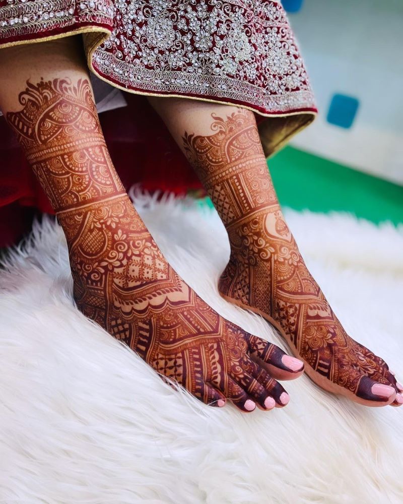feet mehendi design for indian bride for full legs