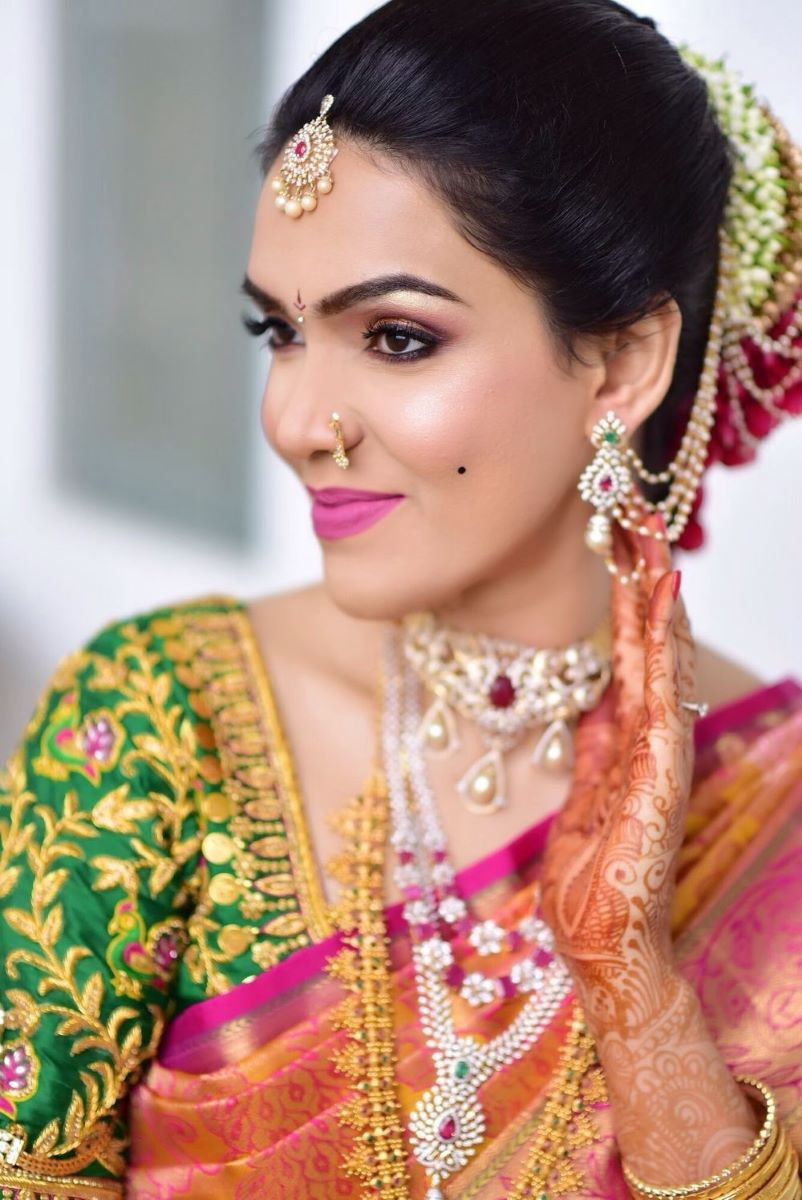 simple traditional pink south indian makeup look with saree