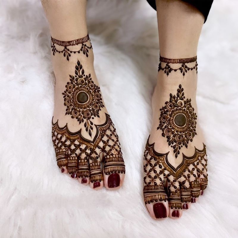 simple arabic mehendi design for feet henna tattoo