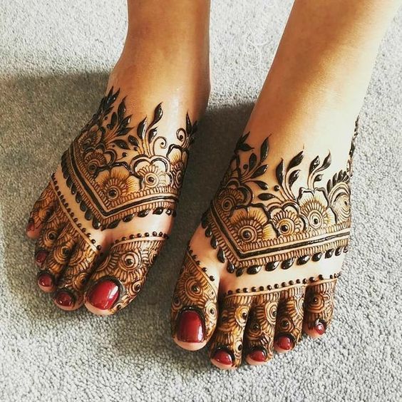 simple half feet mehndi design for beginners