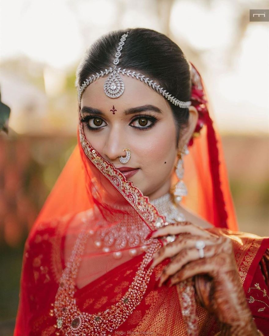classic and traditional south indian bridal makeup and hairstyle