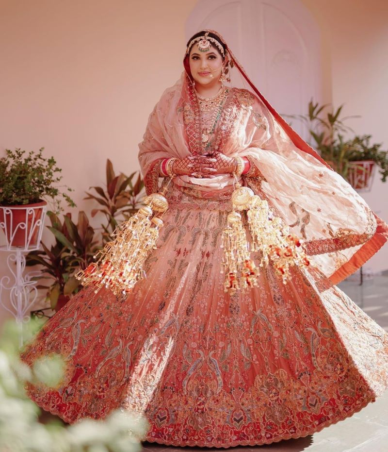 setting dupatta on head for punjabi brides