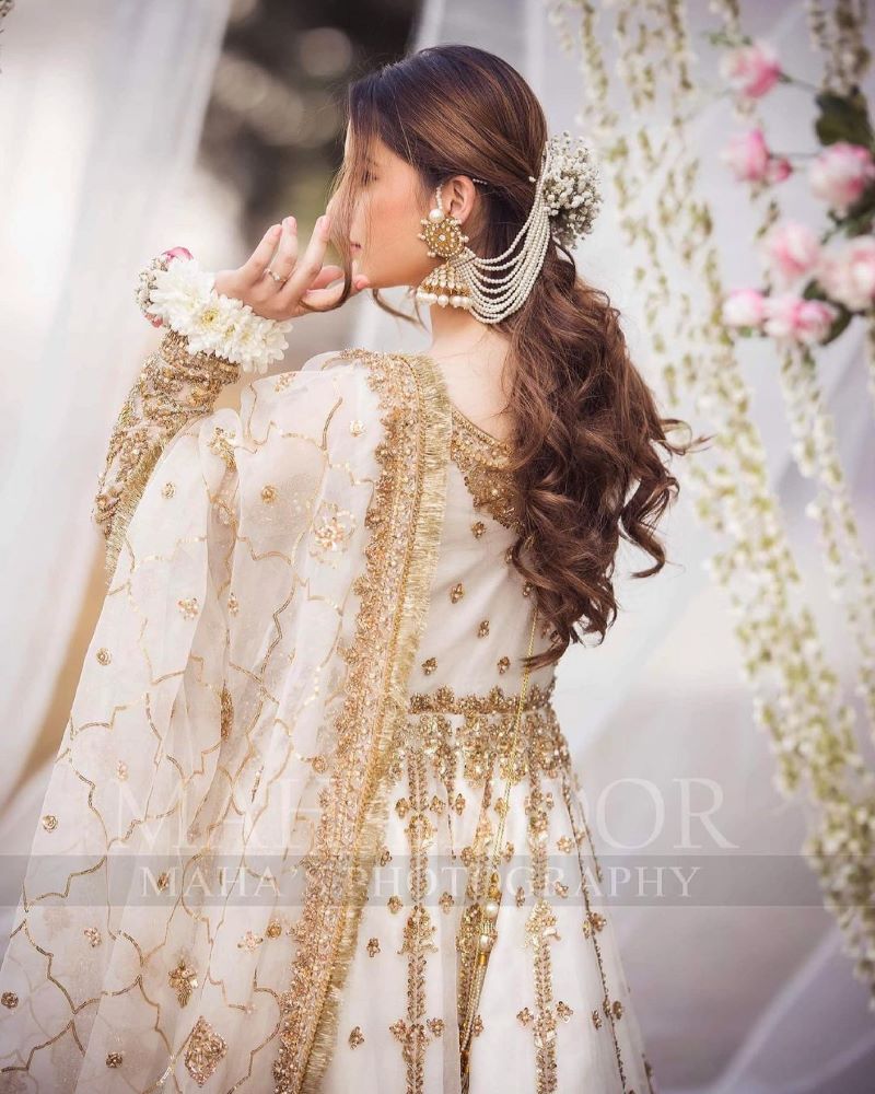 soft curls hairstyle for engagement and walima