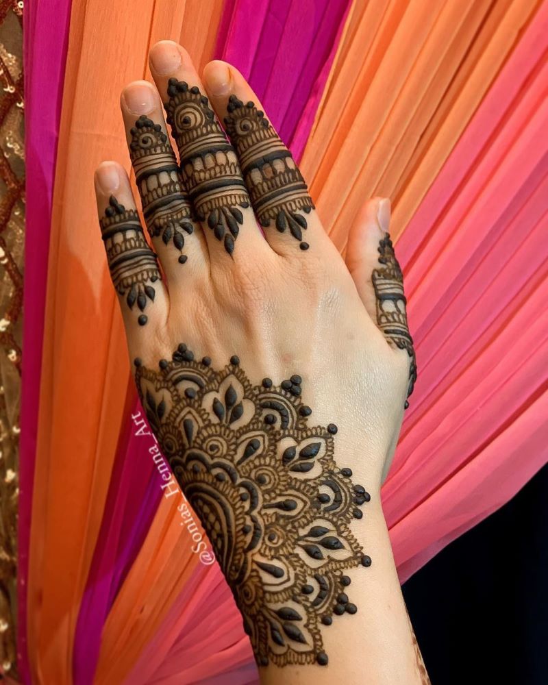 simple and easy half mandala mehendi