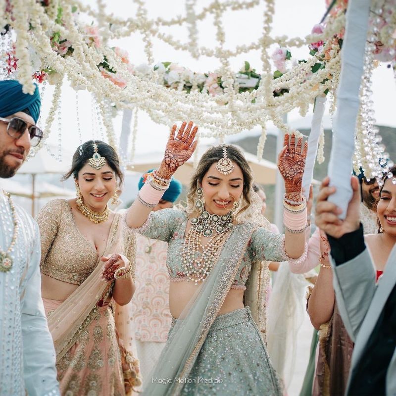 pastel punjabi bridal chura design