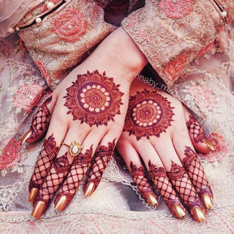 latest arabic mandala mehndi design for bride and girls