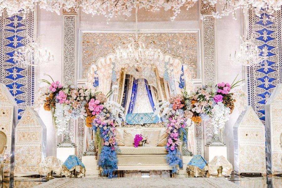 blue and pink colour combination for wedding stage