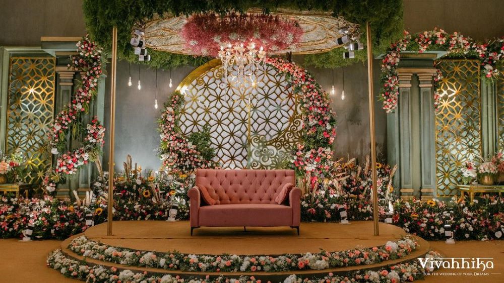 simple elegant wedding stage decoration idea with flowers