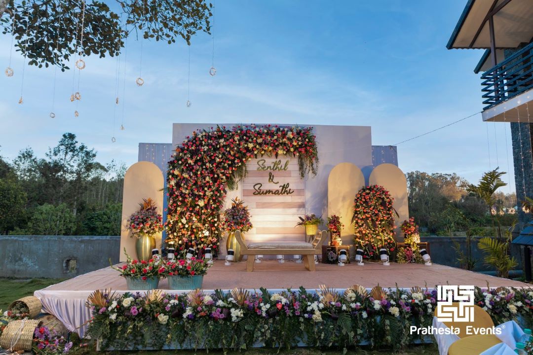 trending and unique wedding stage decoration at home